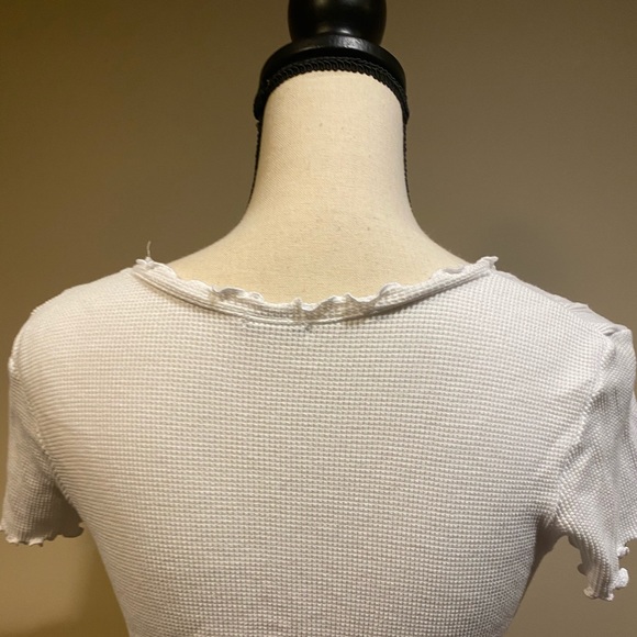 Brandy Melville White Jordan Ruffle Top - Picture 5 of 6